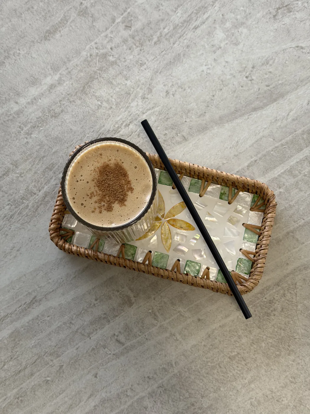 Kaffee auf einem Tablett bei MONTCHA